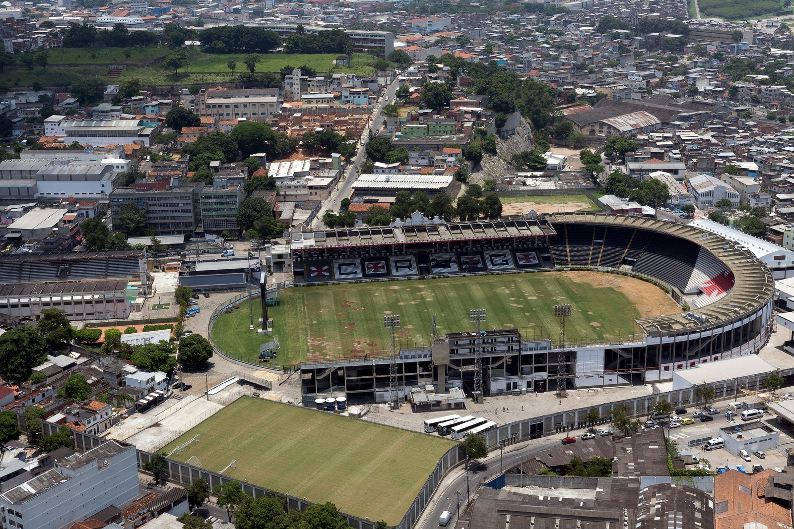 Vista aérea do Estádio de São Januário, casa do Vasco da Gama, no Rio de Janeiro