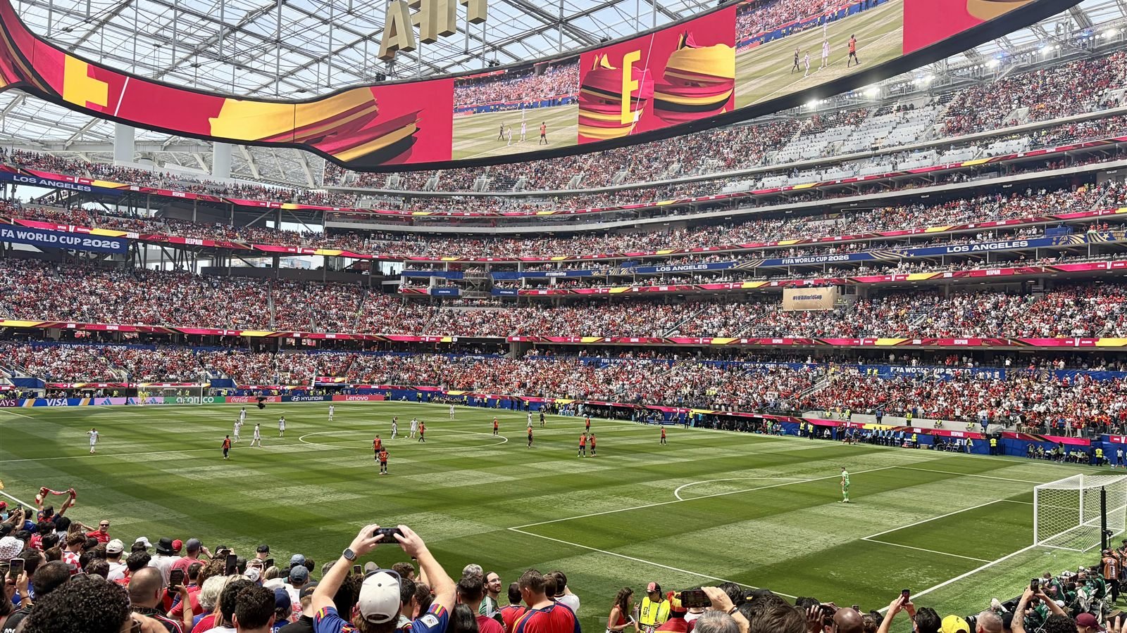 SoFi Stadium lotado durante Espanha x Bélgica pelas quartas de final da Copa do Mundo de 2026