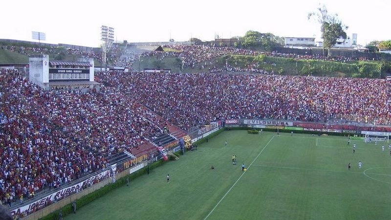 Torcida do Vitória no Barradão em dia de jogo, em Salvador